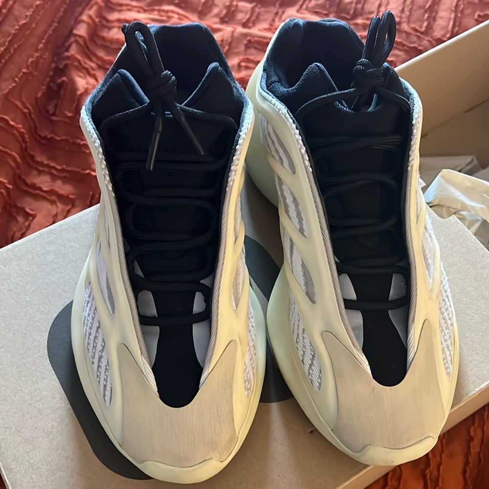 Yezzy 700